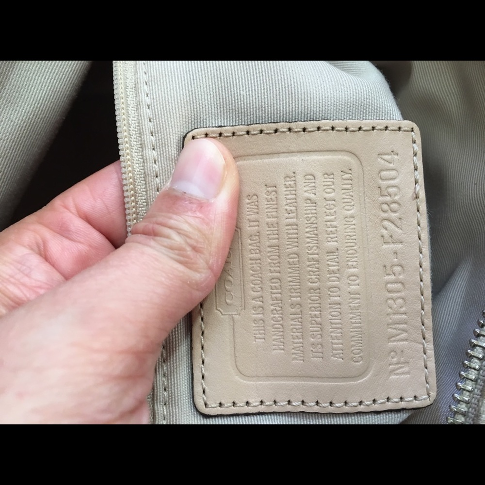 COACH SIGNATURE STRIPE TOTE with Wristlet - Picture 7 of 7